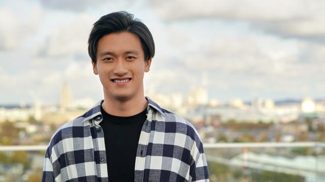 yunkai体育-创历史！驶入F1赛车圈 中国车手周冠宇梦想终成真