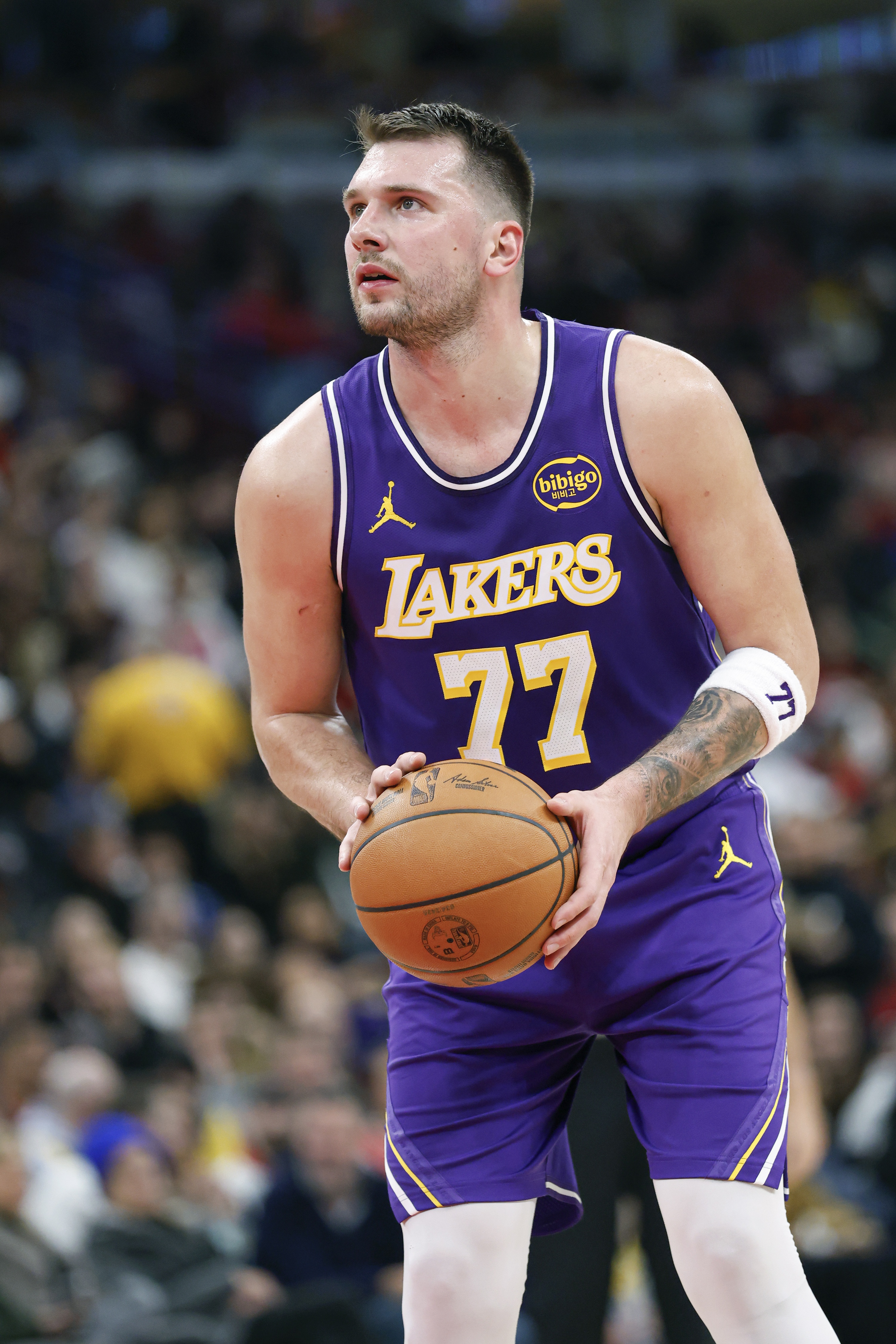 yunkai体育-东契奇在湖人生涯砍4次45+两双 追平奥尼尔&amp;并列队史第一多